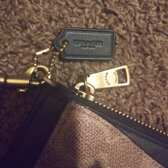 Coach Handbag - Picture 2 of 6
